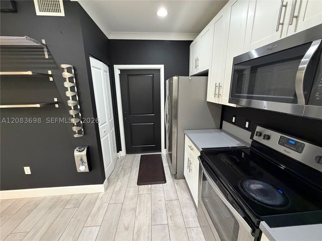 2370 SW 18th Ave, Fort Lauderdale, FL 33315