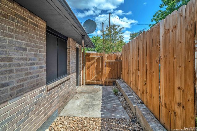 410 Regina, San Antonio, TX 78223