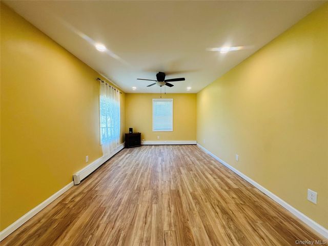 26 Spring St, Chelsea, NY 12512