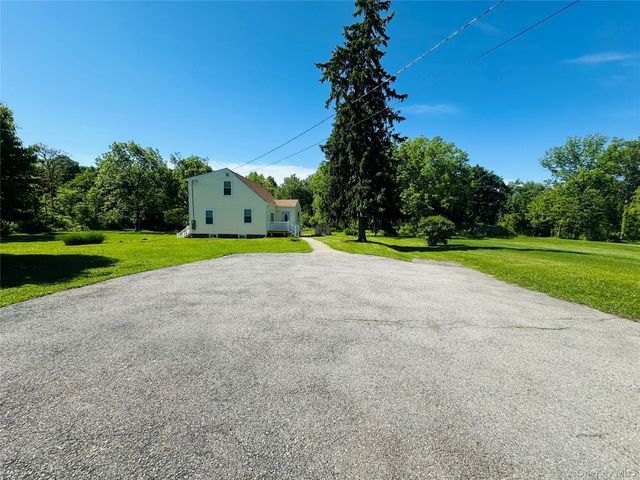 26 Spring St, Chelsea, NY 12512
