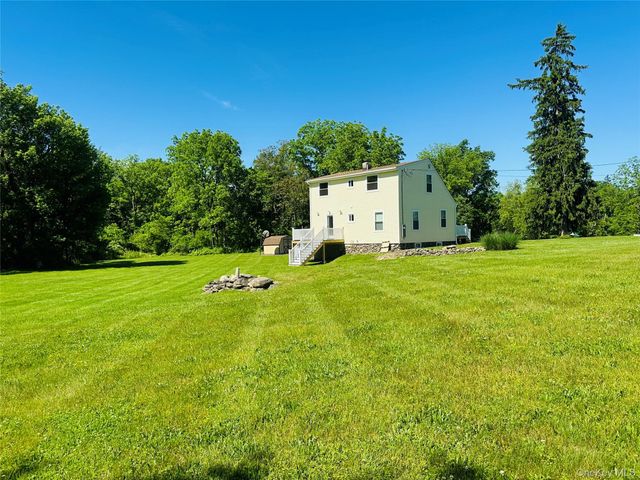 26 Spring St, Chelsea, NY 12512