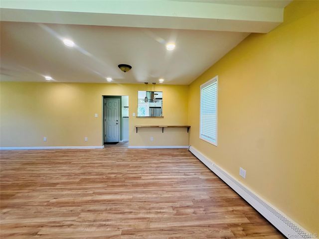 26 Spring St, Chelsea, NY 12512