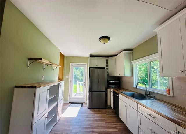 26 Spring St, Chelsea, NY 12512