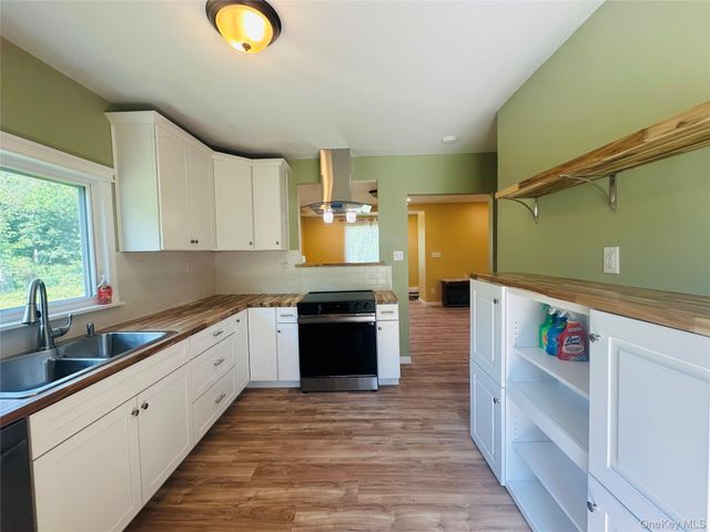 26 Spring St, Chelsea, NY 12512