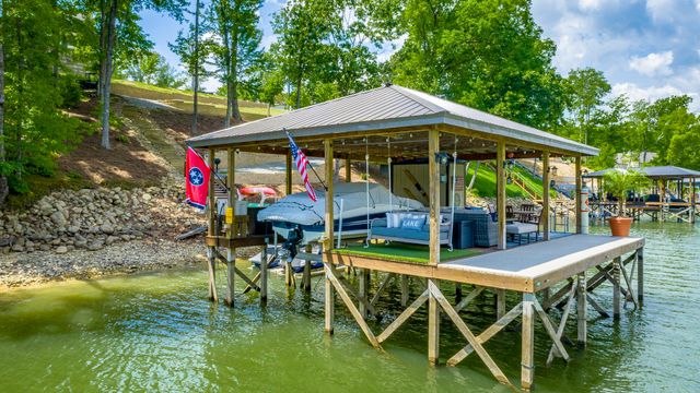 1738 Bayfront Drive, Soddy Daisy, TN 37379