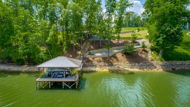 1738 Bayfront Drive, Soddy Daisy, TN 37379