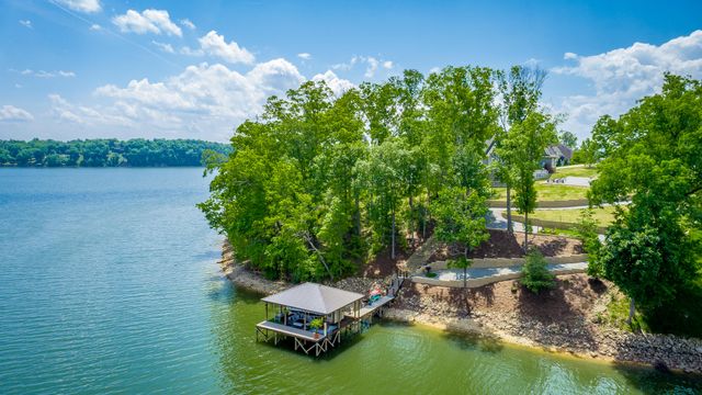 1738 Bayfront Drive, Soddy Daisy, TN 37379