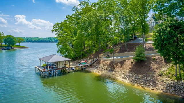 1738 Bayfront Drive, Soddy Daisy, TN 37379
