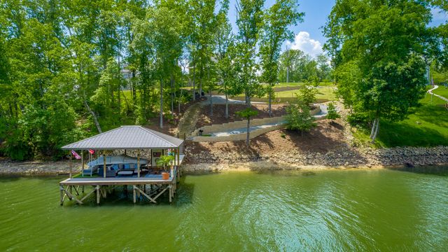 1738 Bayfront Drive, Soddy Daisy, TN 37379