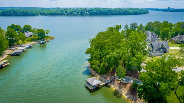 1738 Bayfront Drive, Soddy Daisy, TN 37379