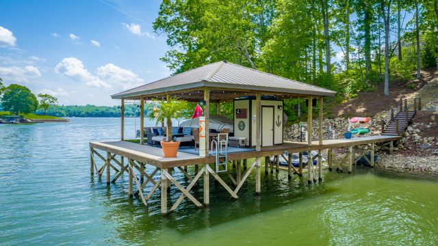 1738 Bayfront Drive, Soddy Daisy, TN 37379