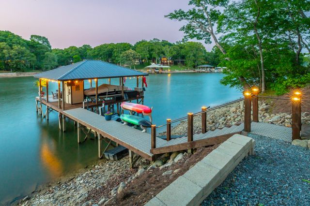 1738 Bayfront Drive, Soddy Daisy, TN 37379
