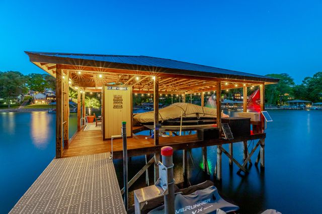 1738 Bayfront Drive, Soddy Daisy, TN 37379
