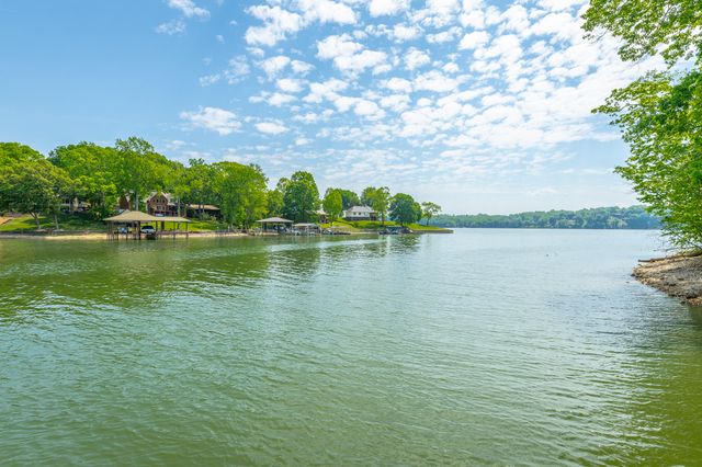 1738 Bayfront Drive, Soddy Daisy, TN 37379