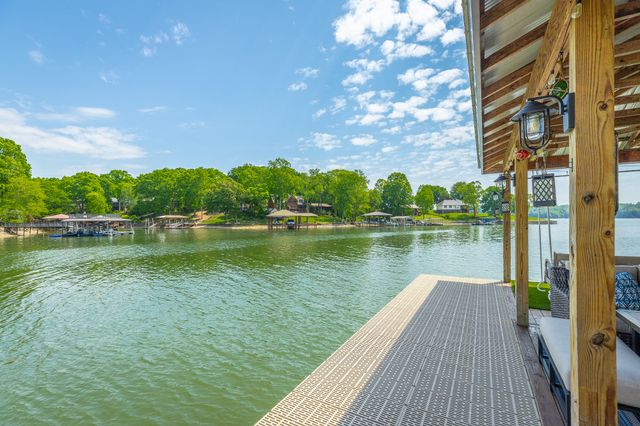 1738 Bayfront Drive, Soddy Daisy, TN 37379