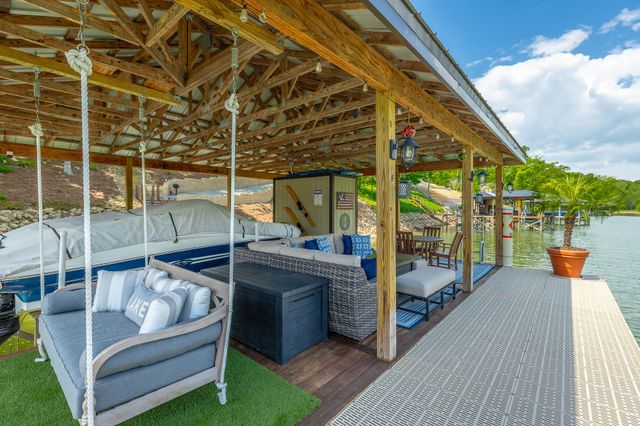 1738 Bayfront Drive, Soddy Daisy, TN 37379