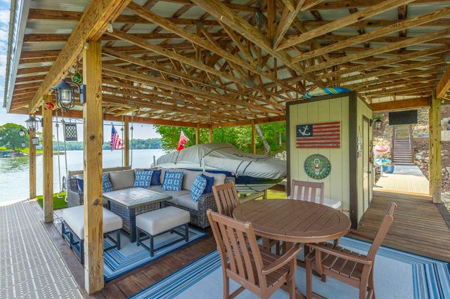 1738 Bayfront Drive, Soddy Daisy, TN 37379