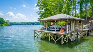 1738 Bayfront Drive, Soddy Daisy, TN 37379