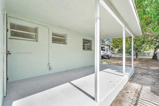 1375 NW 77th St, Miami, FL 33147