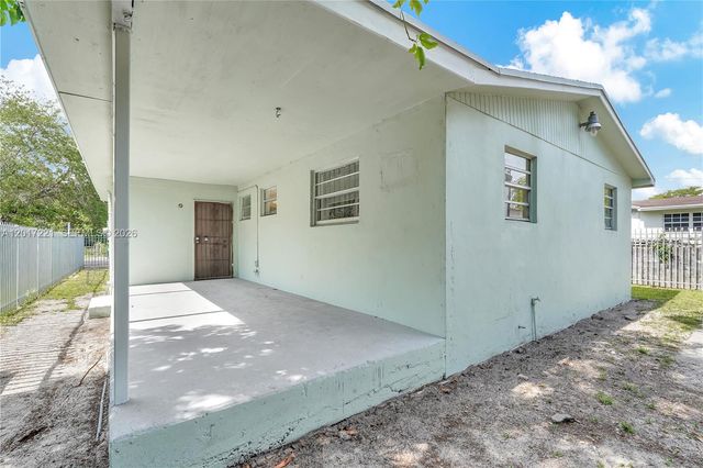 1375 NW 77th St, Miami, FL 33147