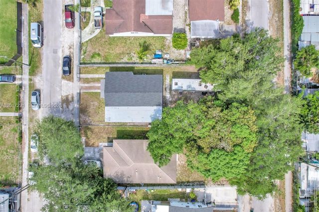 1375 NW 77th St, Miami, FL 33147