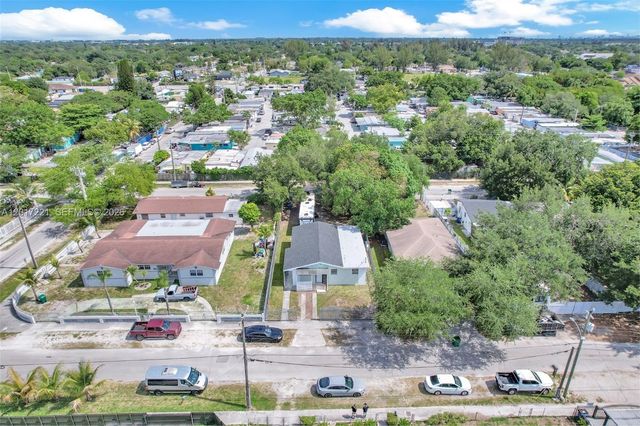 1375 NW 77th St, Miami, FL 33147