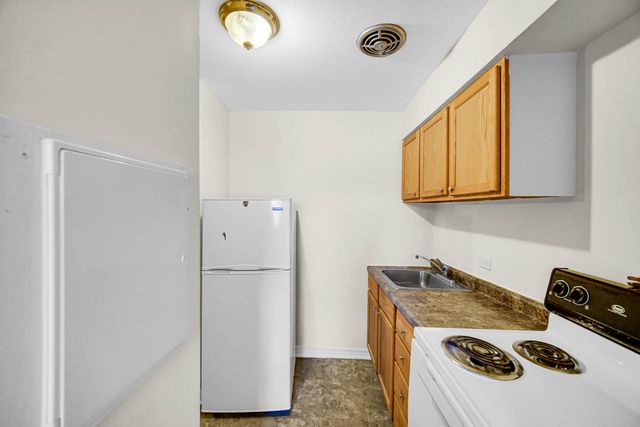 184 W 147th Street, Harvey, IL 60426