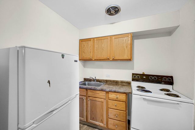184 W 147th Street, Harvey, IL 60426