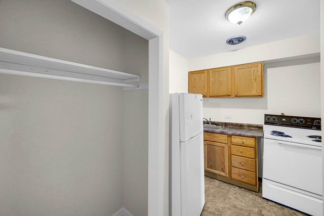 184 W 147th Street, Harvey, IL 60426