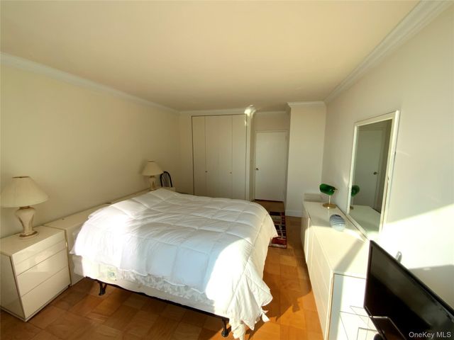 26910 Grand Central Parkway 8Y, Floral Park, NY 11005