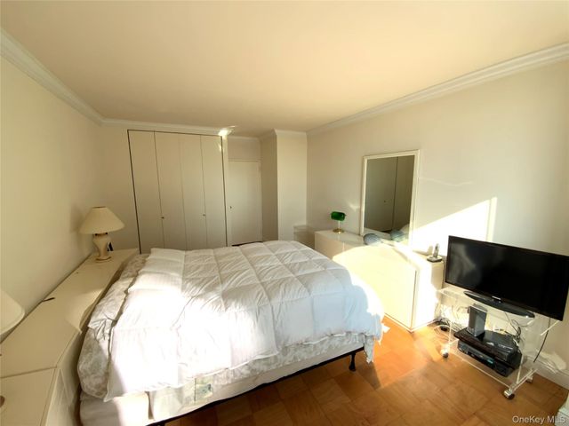 26910 Grand Central Parkway 8Y, Floral Park, NY 11005