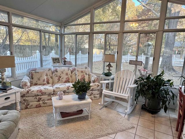 155 COUNTRYSIDE DR, Oakland, TN 38060