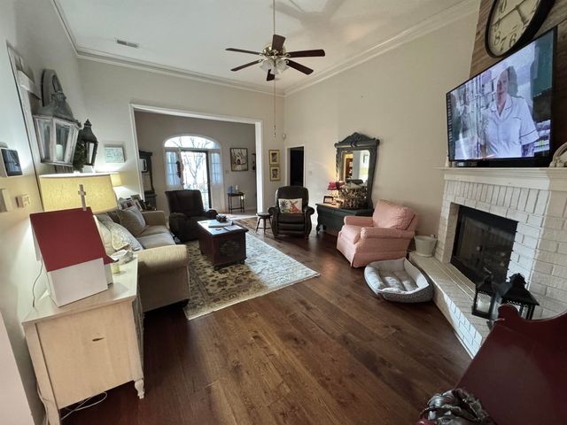 155 COUNTRYSIDE DR, Oakland, TN 38060