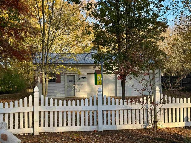 155 COUNTRYSIDE DR, Oakland, TN 38060