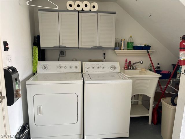 378 Dover PL 702, Naples, FL 34104