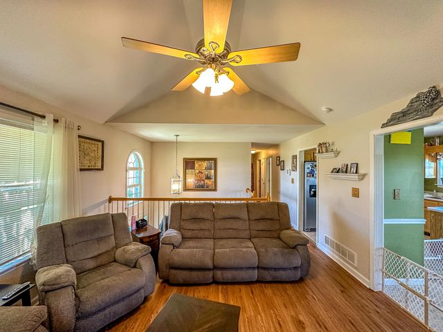 204 Saddlebrook Circle, Berea, KY 40403
