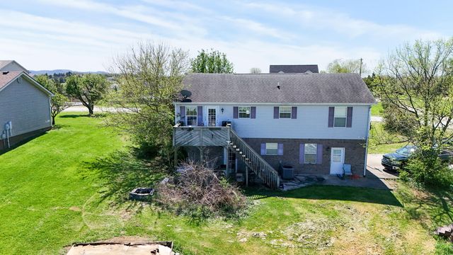 204 Saddlebrook Circle, Berea, KY 40403
