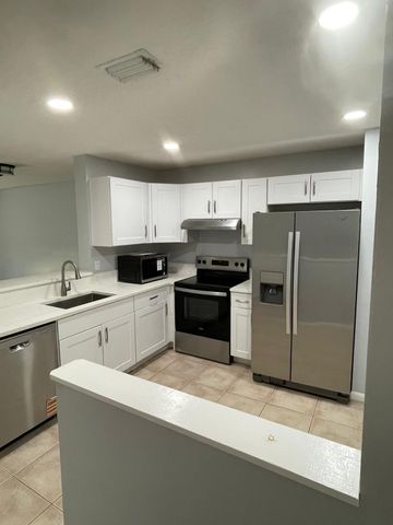 9766 Kamena Circle, Boynton Beach, FL 33436