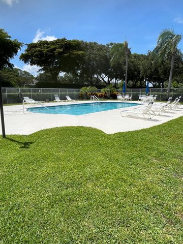 9766 Kamena Circle, Boynton Beach, FL 33436