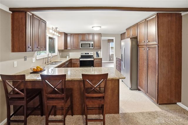 2433 E Rahn Road, Kettering, OH 45440