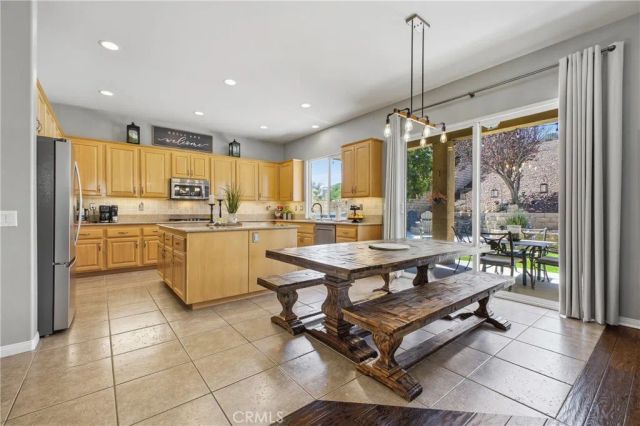 21116 Cross Creek Drive, Saugus, CA 91350