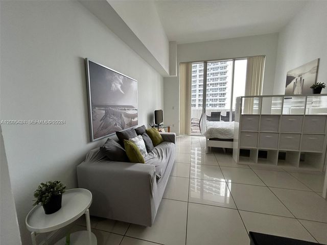 1750 N Bayshore Dr 1106, Miami, FL 33132