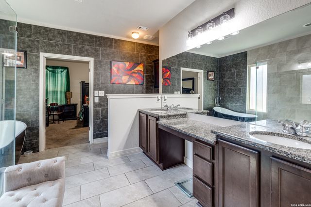 1728 Fall View, New Braunfels, TX 78130