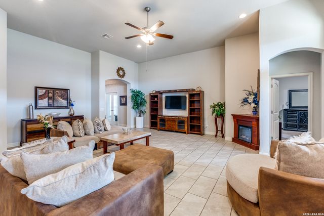 1728 Fall View, New Braunfels, TX 78130
