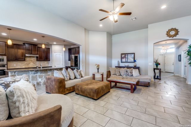 1728 Fall View, New Braunfels, TX 78130