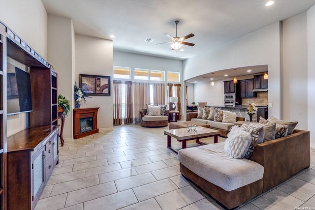 1728 Fall View, New Braunfels, TX 78130