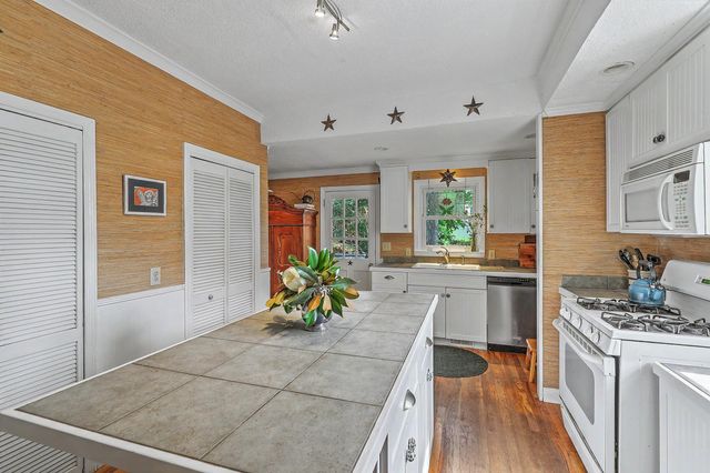 2154 Saint James Drive, Charleston, SC 29412