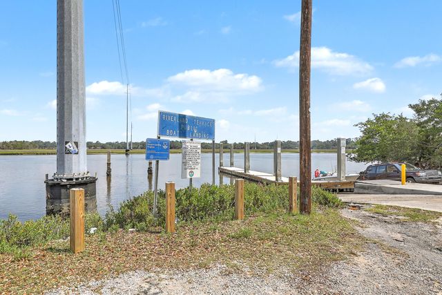 2154 Saint James Drive, Charleston, SC 29412