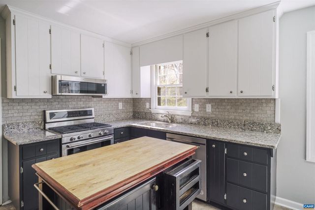 104 SMITHFIELD CT, Charlottesville, VA 22901