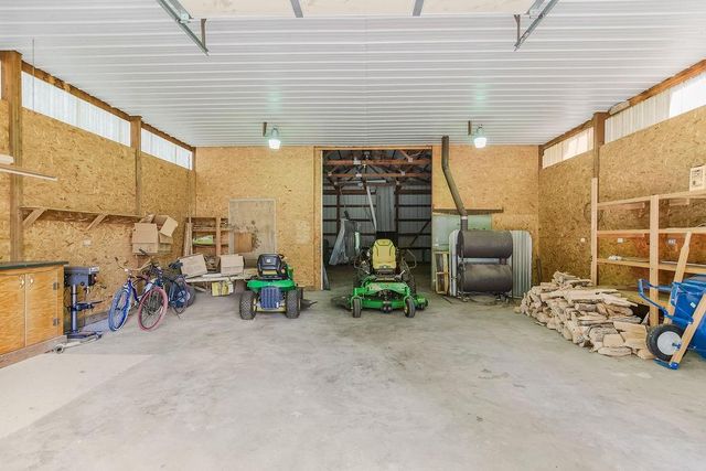 13223 N Virginia Avenue, Smithville, MO 64089